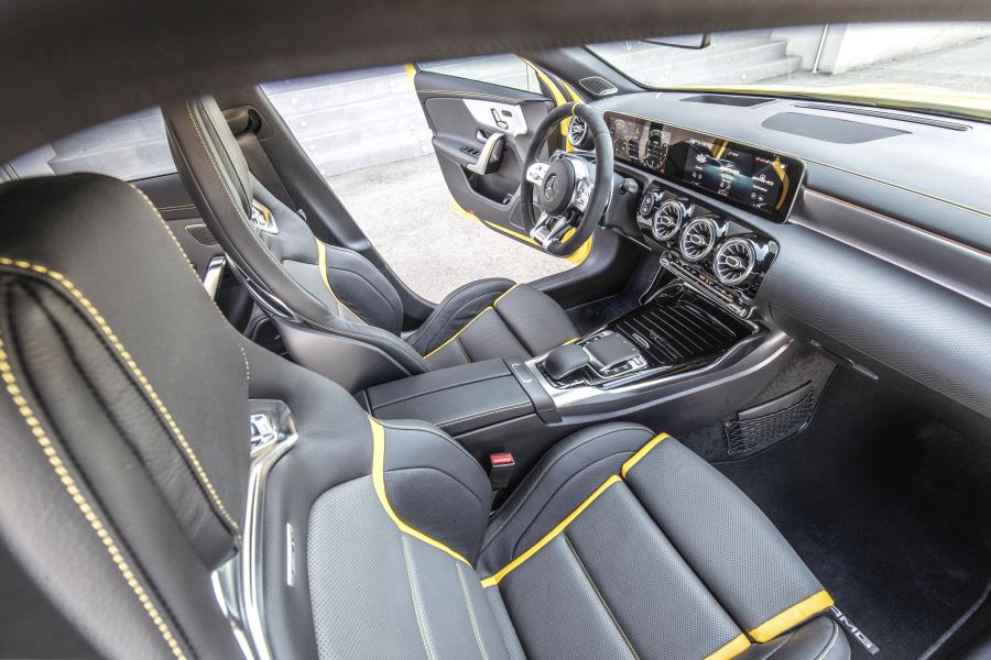 Интерьер Mercedes-AMG A45 S 4Matic+ (W177) 2019 года  (WW) (фото 70 из 90)
